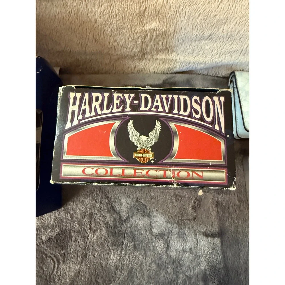 Harley Davidson‎ Christmas ornament testing area elves